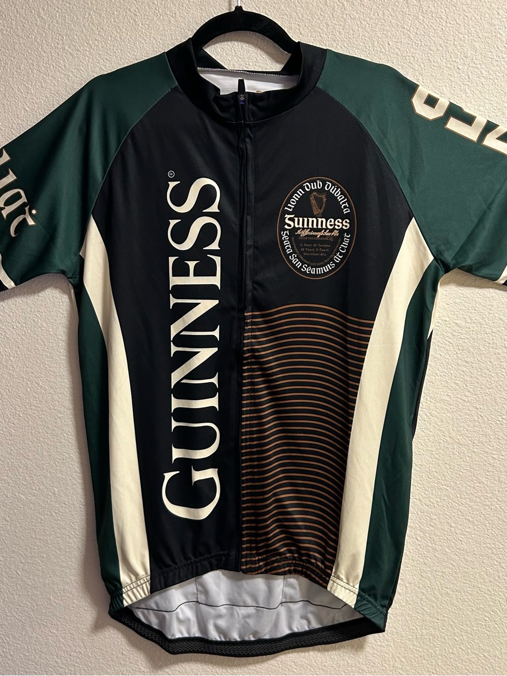 Guinness Performance Tee in Black with Gold Harp size XL